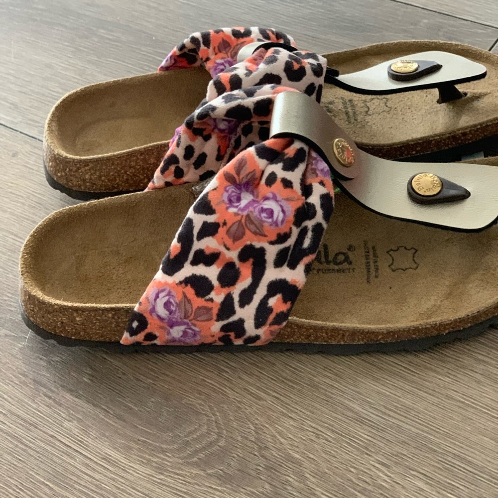 New  Betula  berkinstoke sandals size 36 or 6 new